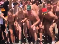 Danish Guys + Women Run Nude = Roskilde Festival 2010 - .DK
